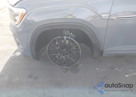 2024 Volkswagen Atlas Cross Sport 2.0T Sel R-Line z USA, uszkodzony, nr VIN 1V2AE2CA4RC210343